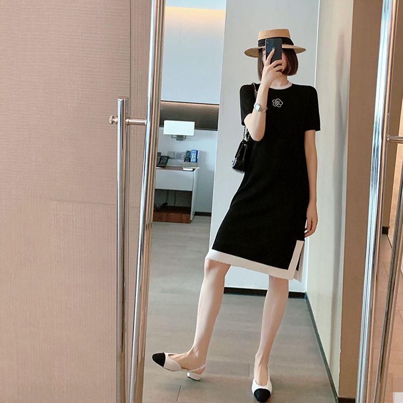 欧洲站新款法式复古赫本风小黑裙女高级感优雅显瘦黑色连衣裙夏季