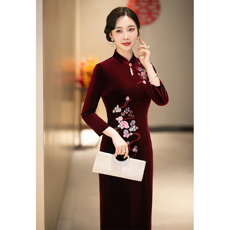 高贵喜婆婆婚宴装秋冬季礼服气质女方妈妈婚礼丝绒旗袍喜服年轻款