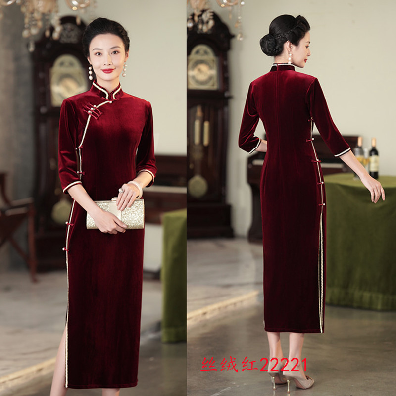 参加婚礼妈妈装礼服春季新款喜婆婆婚宴装复古开叉旗袍丝绒连衣裙