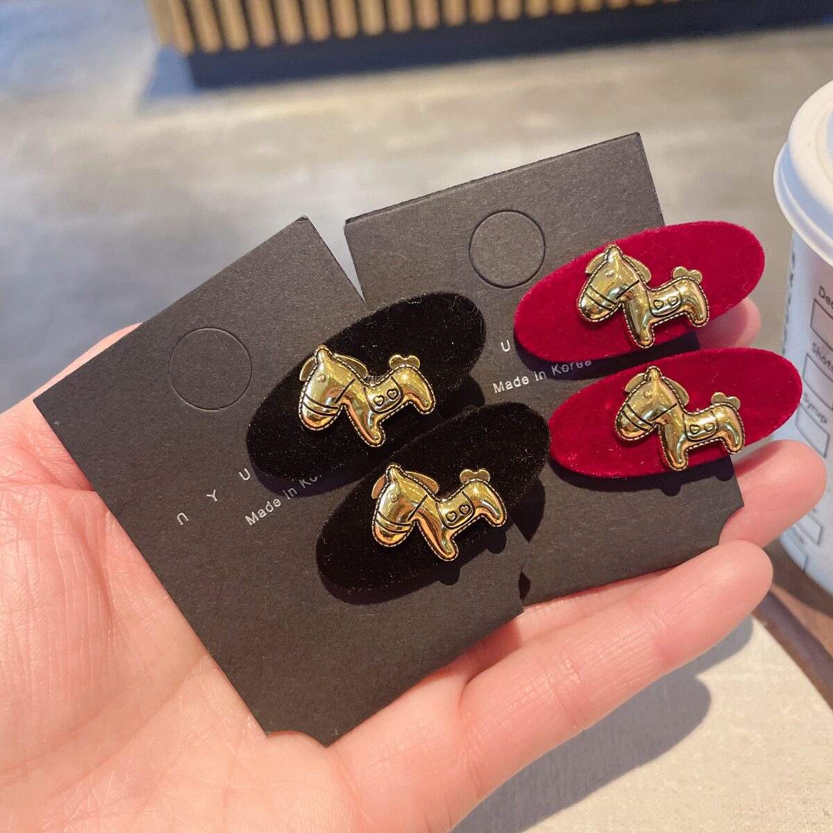 金标小马丝绒发夹女2025新款侧边夹前额刘海夹子高端复古发饰发卡