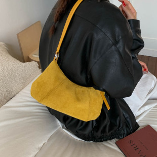 今年流行复古饺子包女2025新款 磨砂绒单肩包上班通勤斜挎小包 时尚