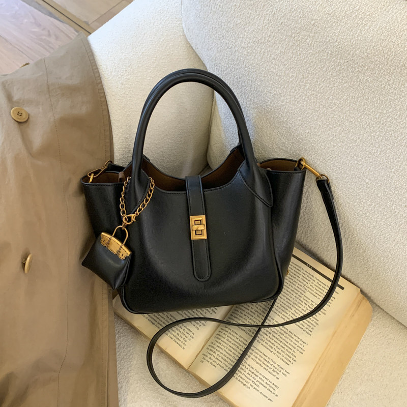 水桶包女2026新款高级感菜篮子手提包时尚百搭休闲通勤包小托特包,箱包皮具/热销女包/男包,水桶包,淘宝优惠券,粉丝福利购,淘宝优惠卷