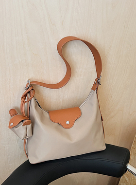 通勤百搭手提hobo腋下包2025新款高级感尼龙布饺子包单肩斜挎包女