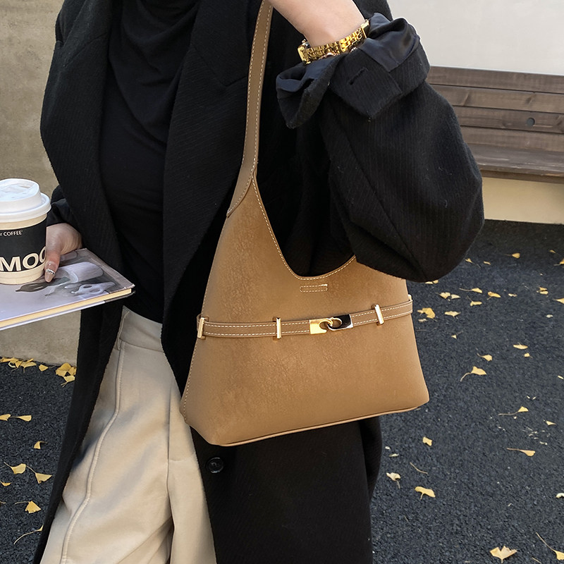 极简风小众复古腋下包