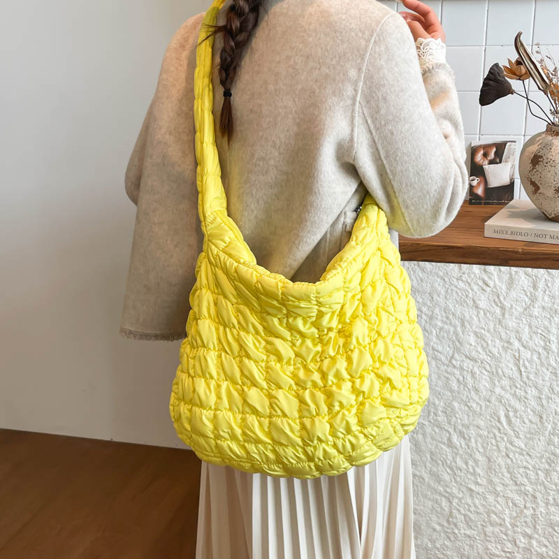 慵懒风云朵包小众泡泡棉服挎包