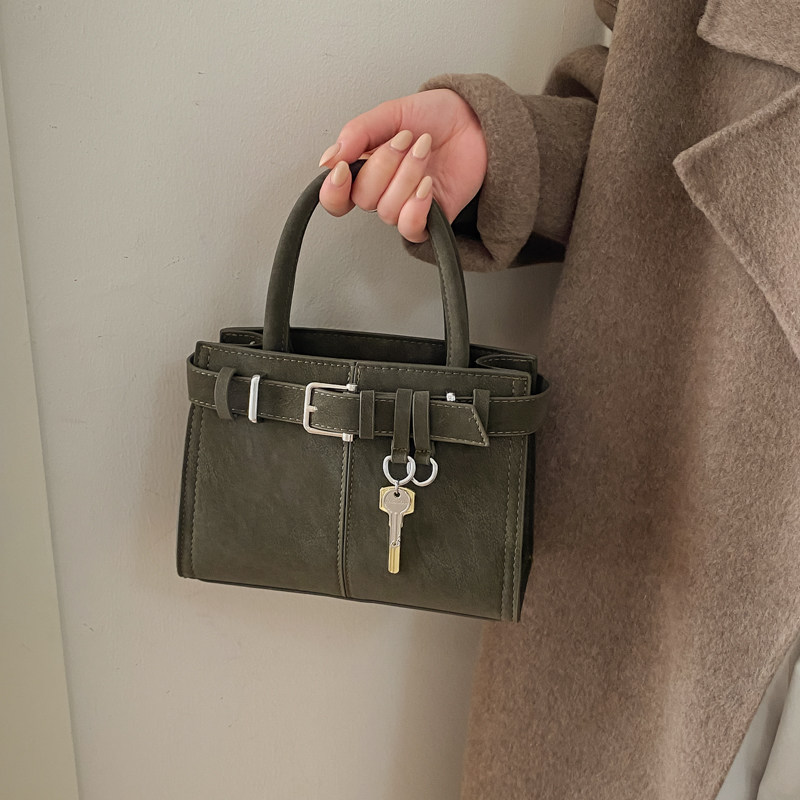 韩系复古小众设计复古手提包女高级感皮带装饰托特包休闲通勤包包,箱包皮具/热销女包/男包,托特包,淘宝优惠券,粉丝福利购,淘宝优惠卷