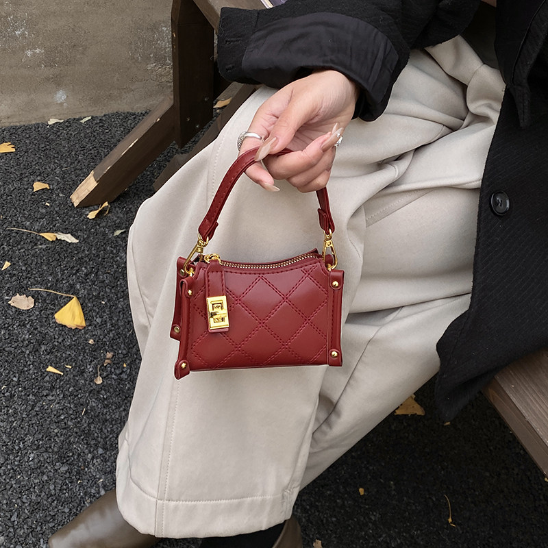 韩版小众设计迷你口红包包女2025新款洋气水桶包潮斜挎包车钥匙包,箱包皮具/热销女包/男包,小方包,淘宝优惠券,粉丝福利购,淘宝优惠卷