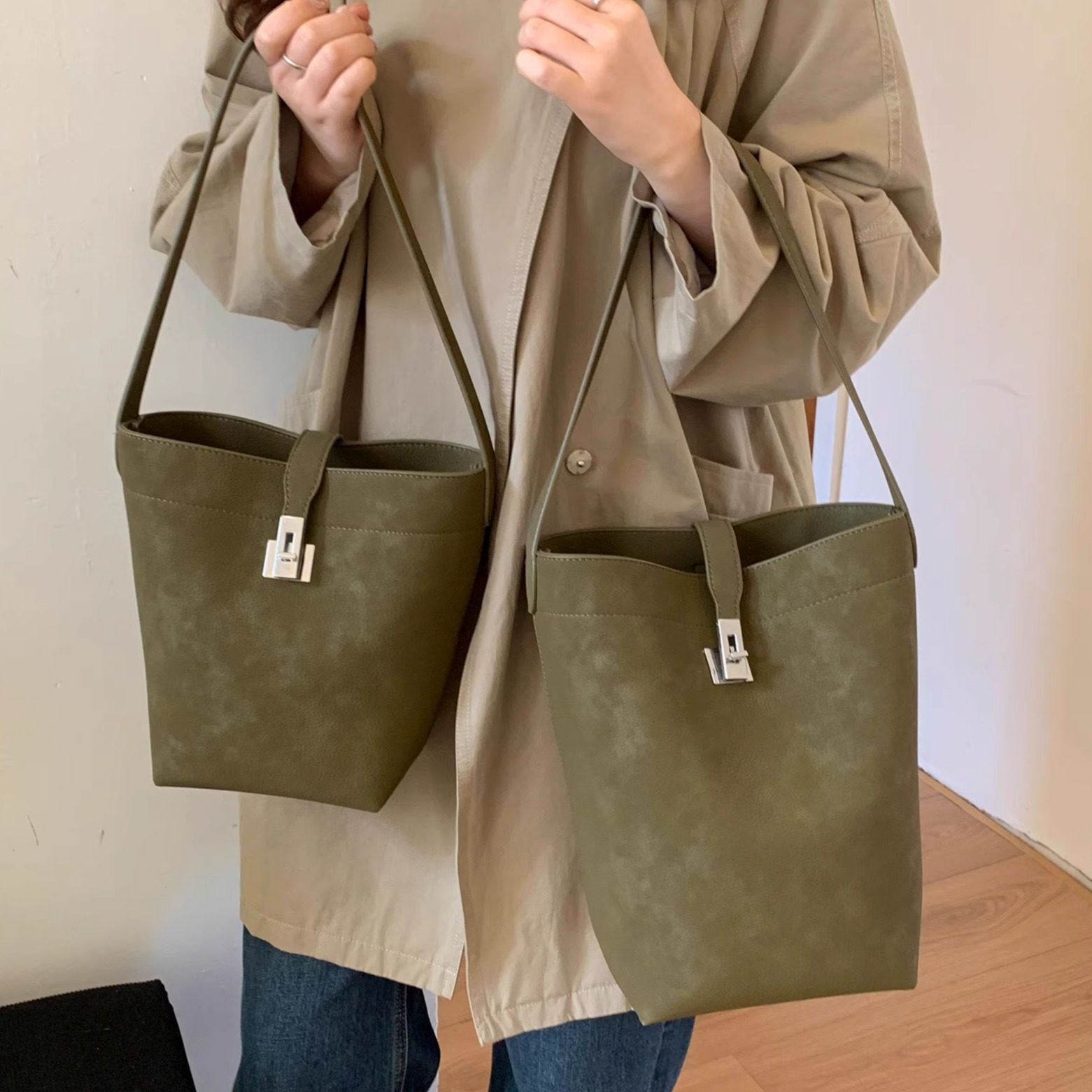 极简风托特包女大容量休闲通勤单肩包高级感日常百搭水桶包子母包,箱包皮具/热销女包/男包,水桶包,淘宝优惠券,粉丝福利购,淘宝优惠卷