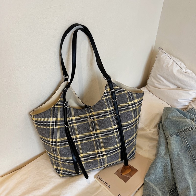 文艺复古格纹大容量托特包女2026早春慵懒休闲轻便上课通勤单肩包,箱包皮具/热销女包/男包,托特包,淘宝优惠券,粉丝福利购,淘宝优惠卷