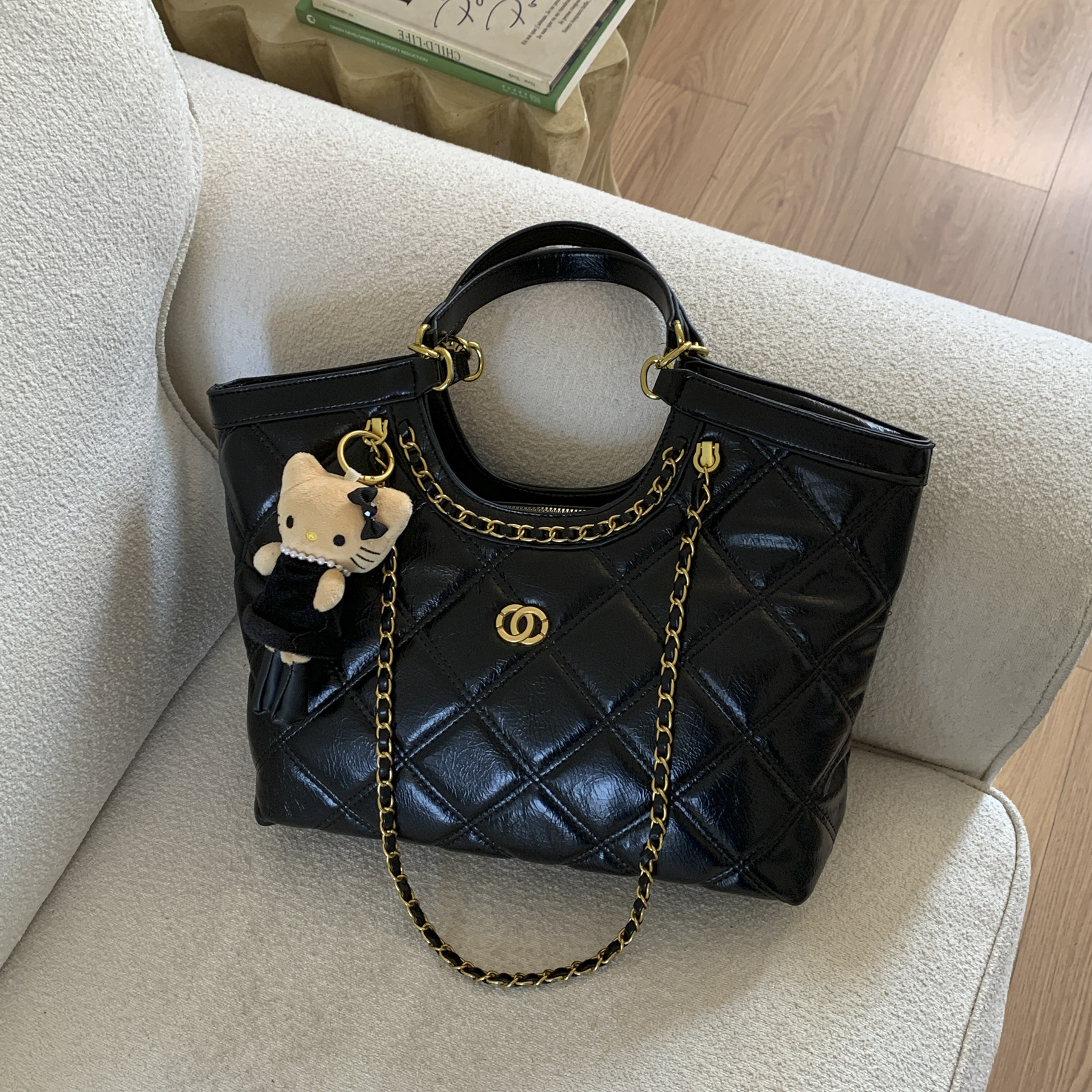 超火小香菱格链条手提包包女2025新款高级感大容量通勤单肩托特包,箱包皮具/热销女包/男包,托特包,淘宝优惠券,粉丝福利购,淘宝优惠卷