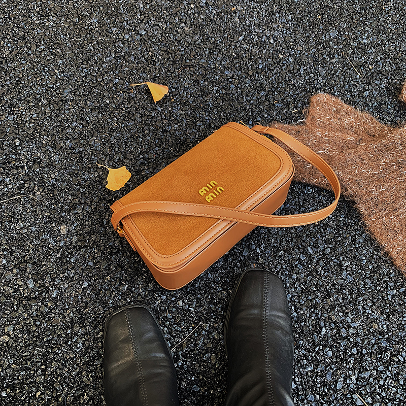 高级感复古磨砂精致手提小方包2025新款简约ins百搭单肩斜挎包女