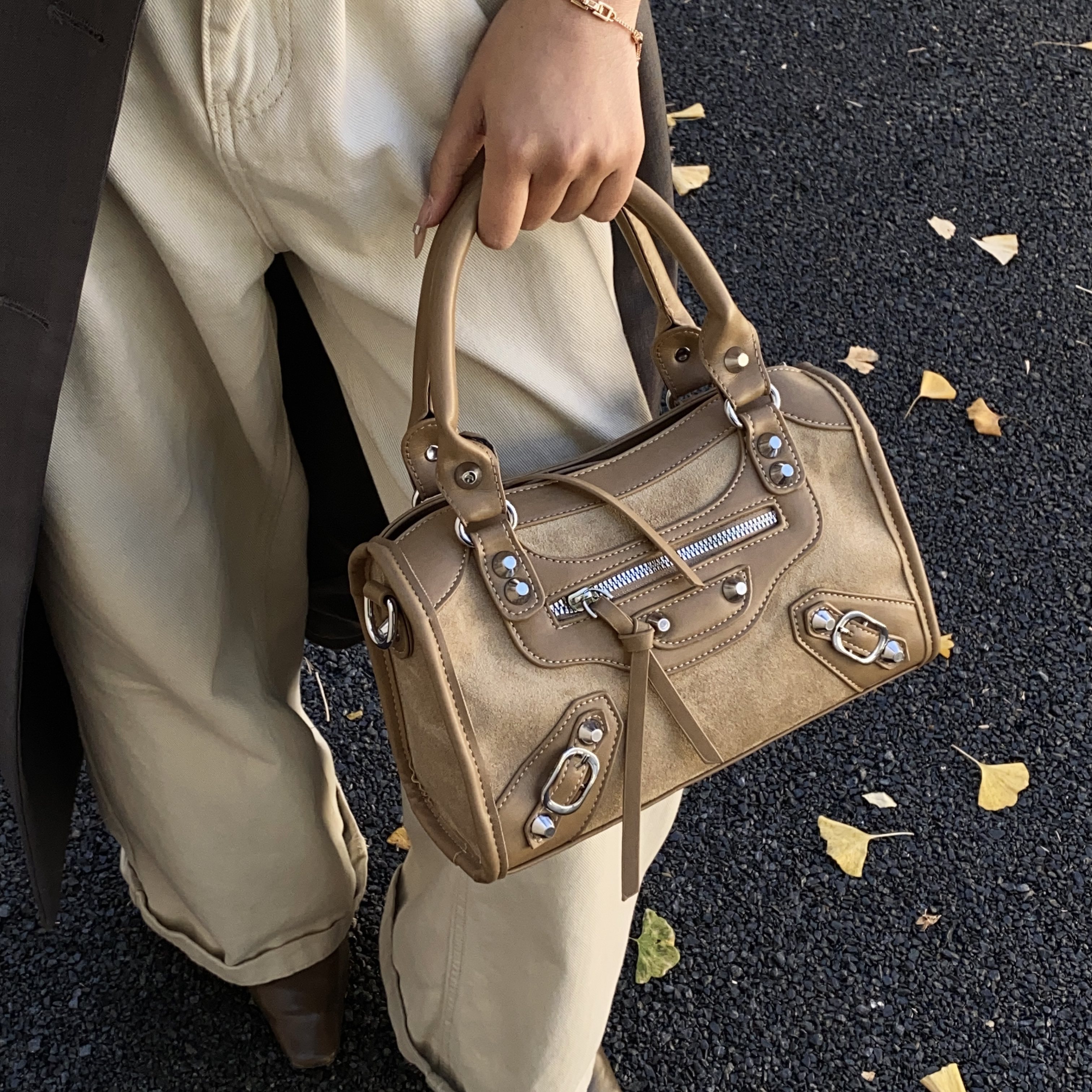 小众设计铆钉机车包女2025新款