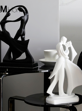 北欧创意轻奢艺术人物摆件家居客厅酒柜办公室桌面装饰品新婚礼物