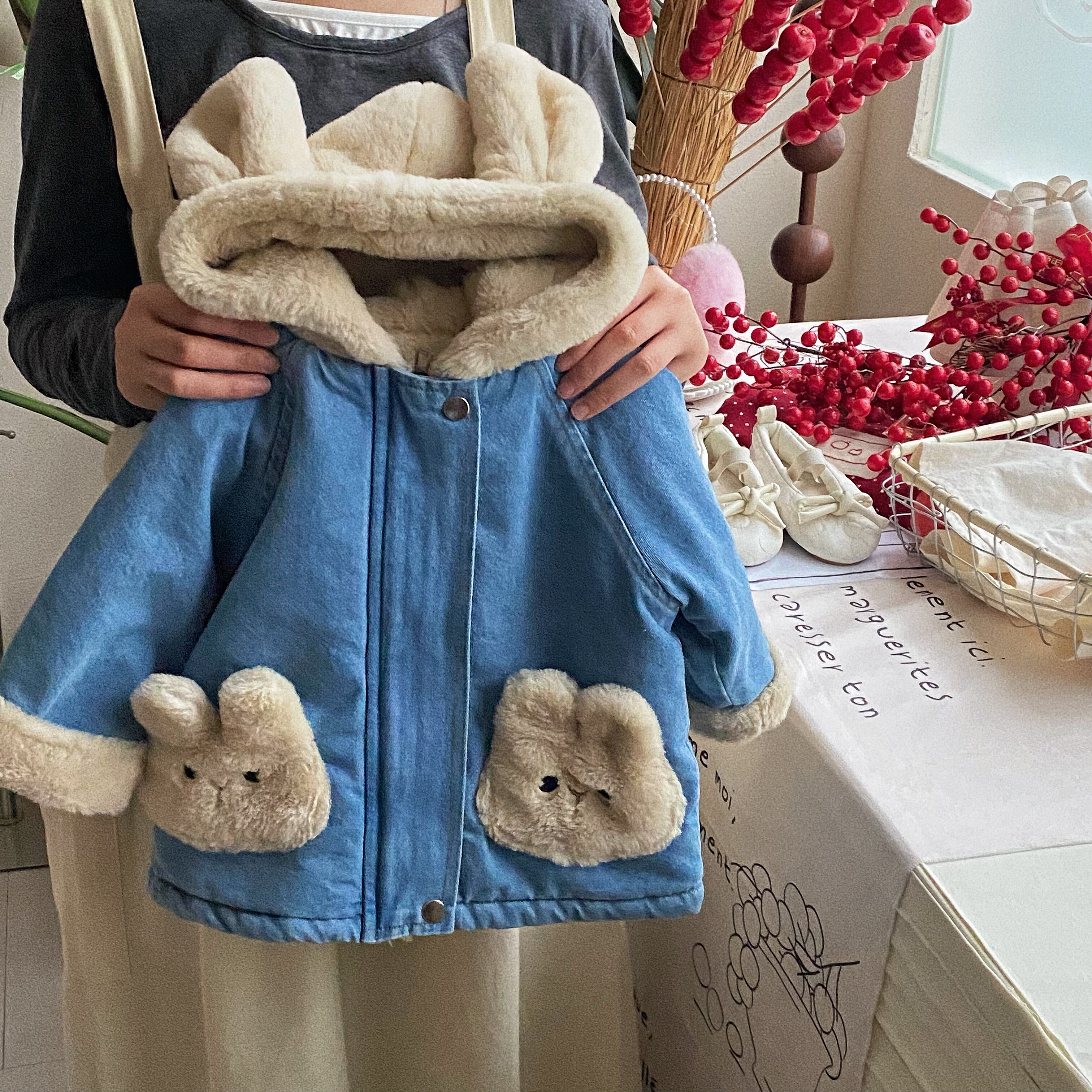 女童牛仔外套2025冬季新款儿童加绒加厚女孩兔子连帽夹棉保暖棉衣