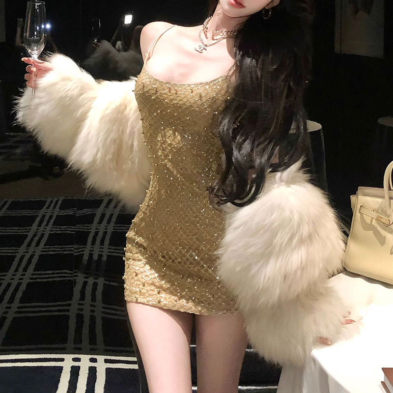 名媛气质法式吊带连衣裙女2025春秋季新款性感名媛包臀裙生日裙子