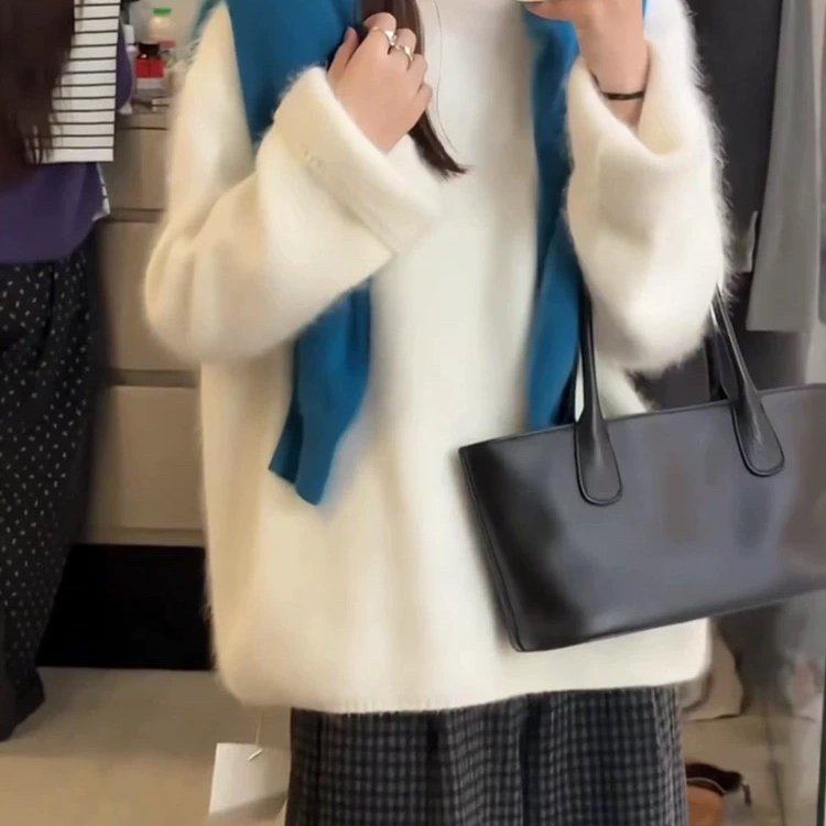 白色温柔慵懒风圆领长袖毛衣女2025秋季新款宽松套头毛针织衫上衣