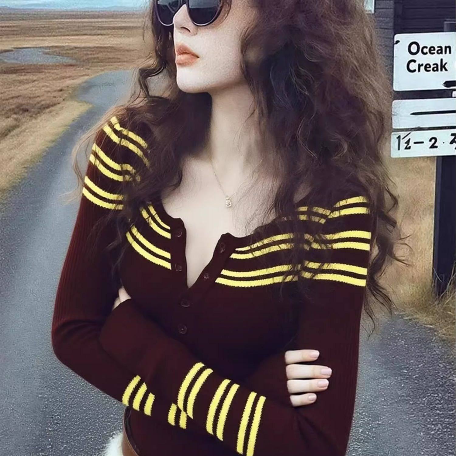 冬季韩里韩气上衣别致独特超好看洋气减龄漂亮高级感咖色条纹毛衣