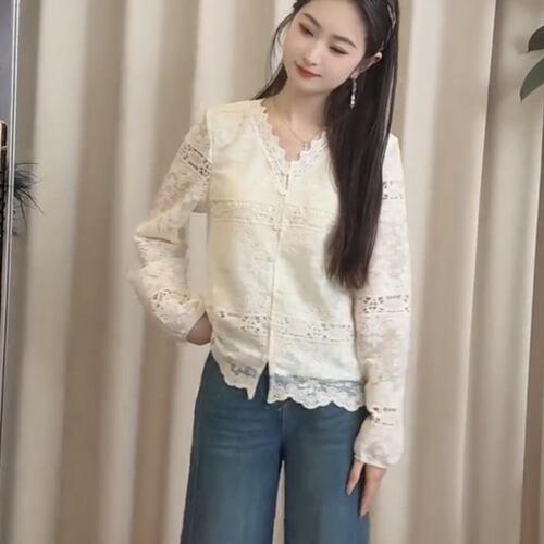 法式V领蕾丝镂空刺绣衬衫