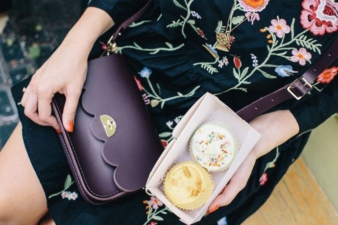 ÏÖ»õÓ¢¹úCambridge Satchel½£ÇŰüÔÆ¶ä°ü¾ÆºìÉ«Àî×ÓÉ«