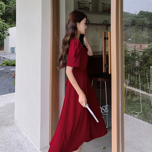 红色方领连衣裙女2025夏季新款法式高级感气质复古轻熟风收腰长裙图片
