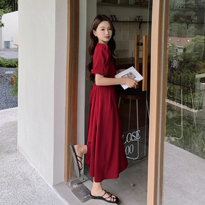 红色方领连衣裙女2025夏季新款法式高级感气质复古轻熟风收腰长裙图片