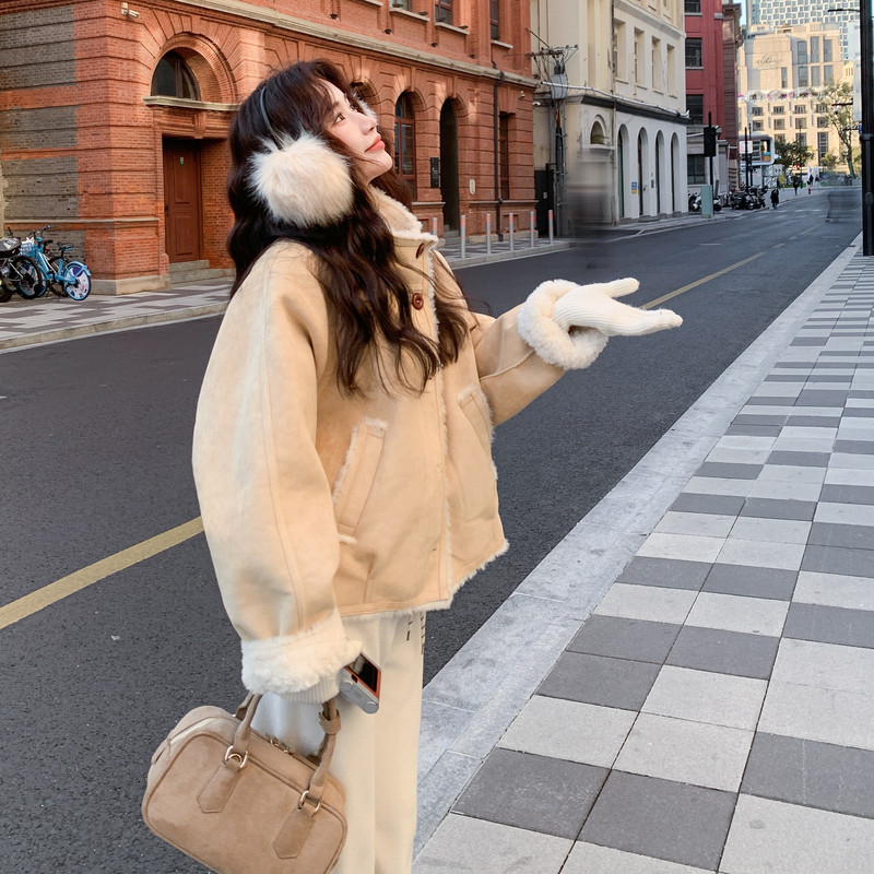 新款图大货已出皮毛一体外套275-W771-P225-K328,女装短外套,柒柒家