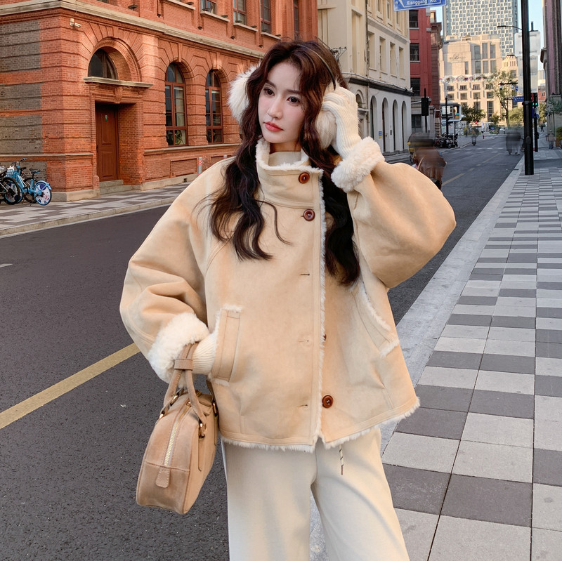 新款图大货已出皮毛一体外套275-W771-P225-K328,女装短外套,柒柒家
