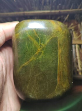 竹叶青碧玉籽料原石，新疆碧玉，密度2.99，玛丽艳老河道碧玉籽料