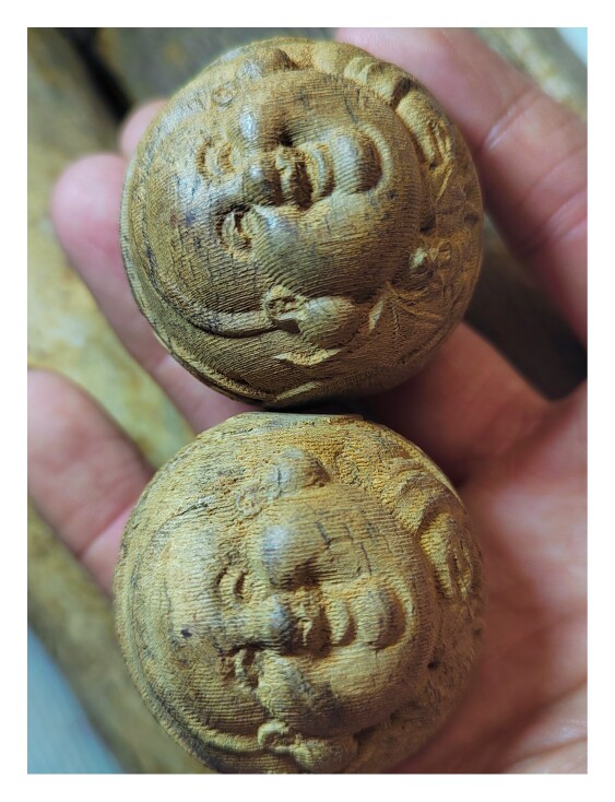 闲置多年的新的一手沉水越南芽庄黄土沉香把玩，多年香韵持久浓郁