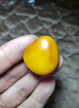 白皮鸡油疙瘩，黄玉籽料原石，新疆玛丽艳老河道，密度2.99上下，