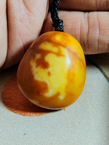 新疆玛丽艳羊脂玉籽料原石挂件，几十年前新疆玛丽艳大马扎收的