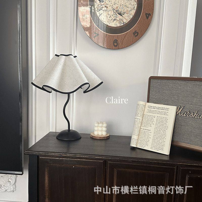 跨境花瓣伞灯ins高级感简约中古台灯小夜灯卧室床头氛围灯少女心