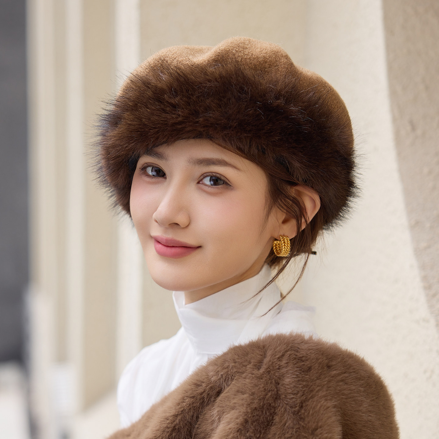 谷兜空间拼接毛边仿真长毛女秋冬