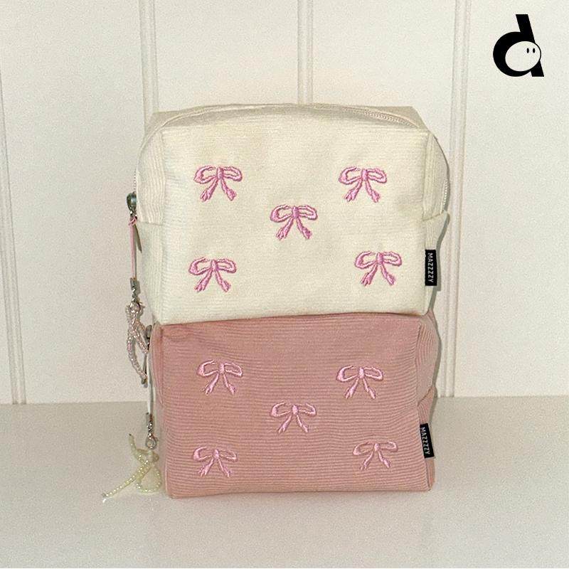 duye度也 韩国mazzzzy新品蝴蝶结刺绣收纳包条绒亲肤大容量化妆包