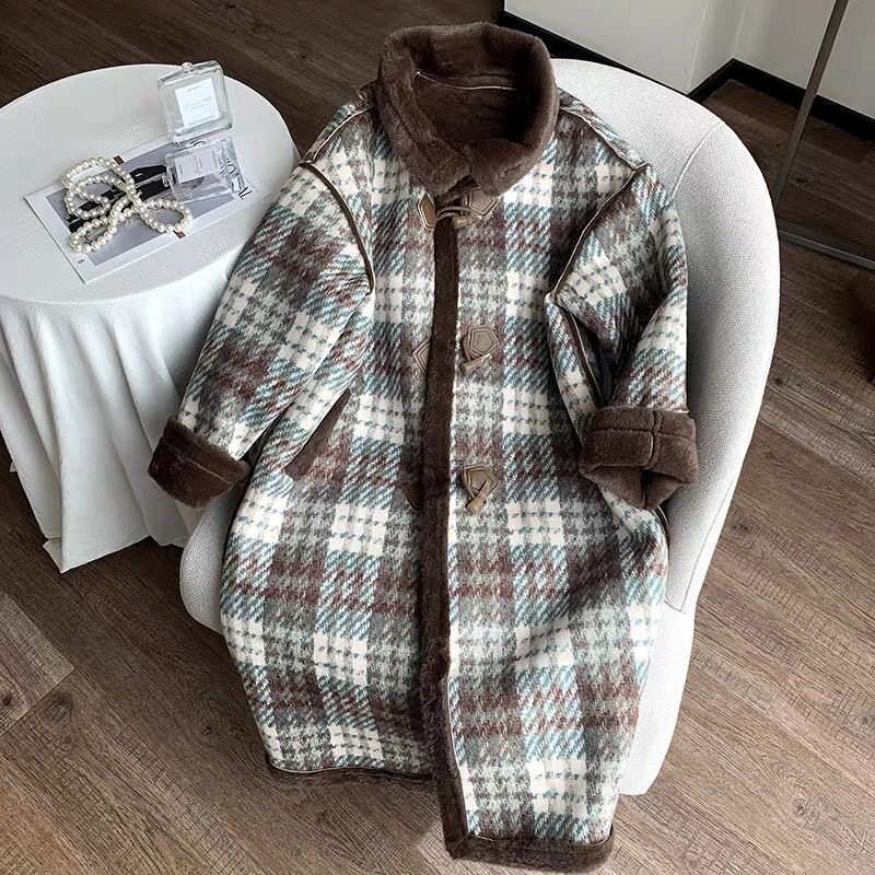 新品翻领皮毛一体格子大衣女士中长款过膝鹿皮绒加厚加毛仿兔毛
