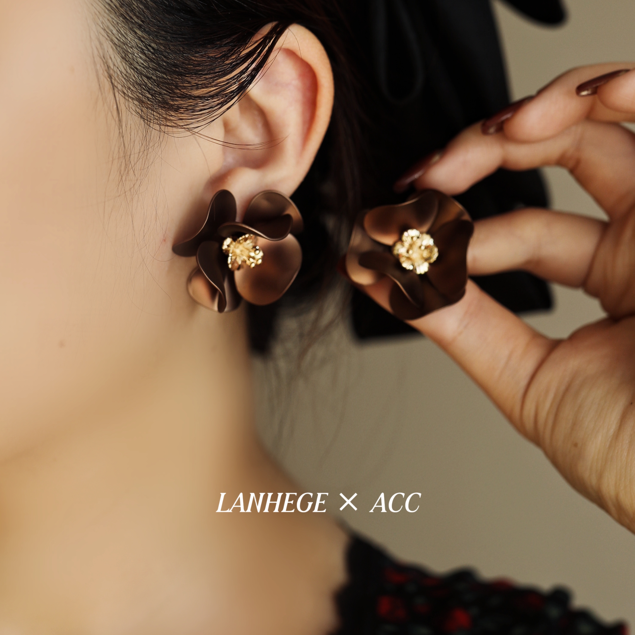 原创《浓巧甘茶》立体层次哑光丝滑高级烤漆花朵耳钉耳环气质耳饰