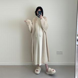 孕妇装软糯毛衣女冬季纯色开衫大码中长款加厚宽松慵懒风针织外套