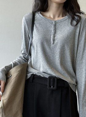 言双 纽扣圆领长袖T恤 秋季新款百搭宽松休闲显瘦打底衫上衣20163