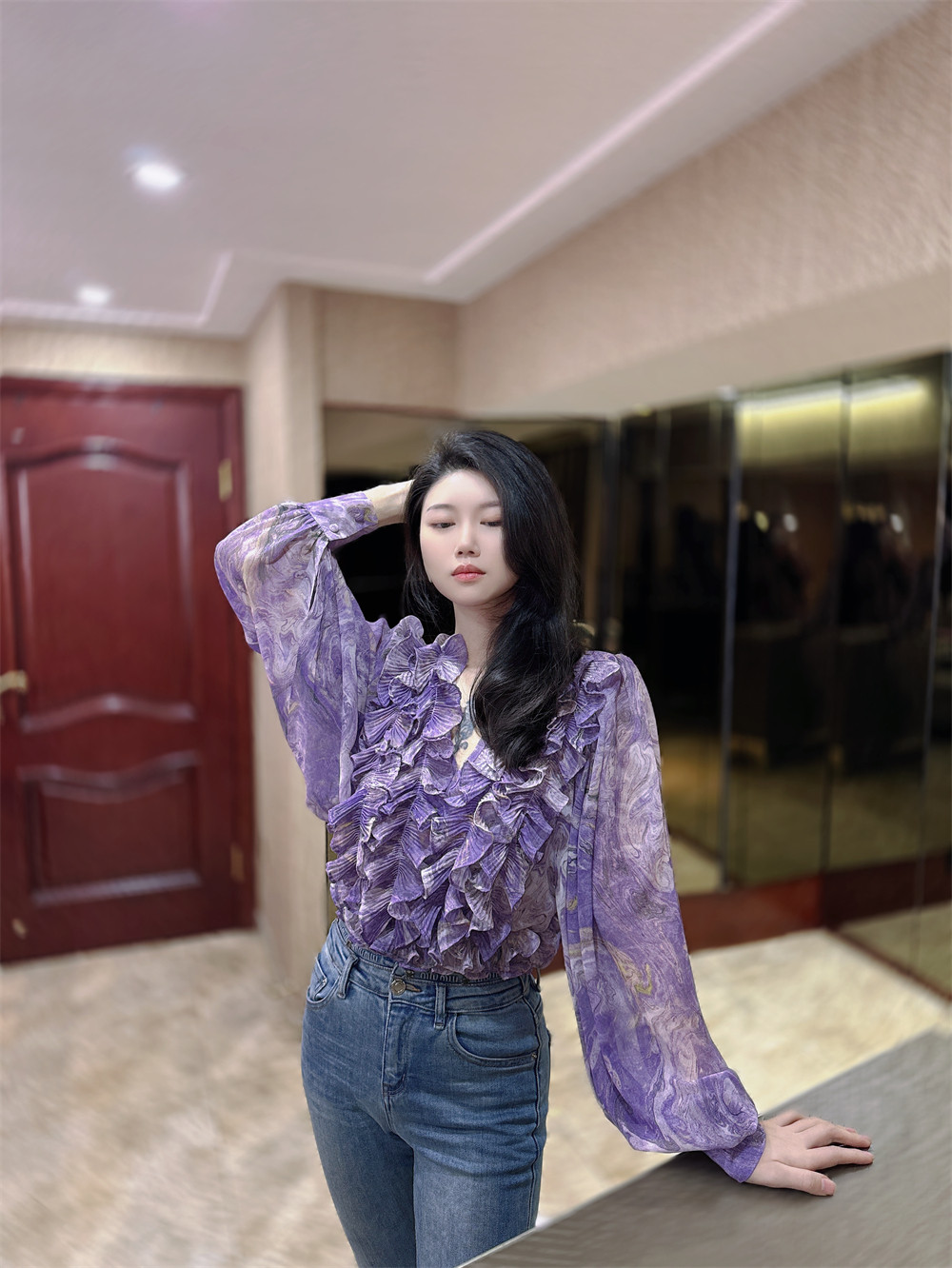 2024春装小众设计款性感V领宽松小衫 高级感法式花边气质雪纺衫女