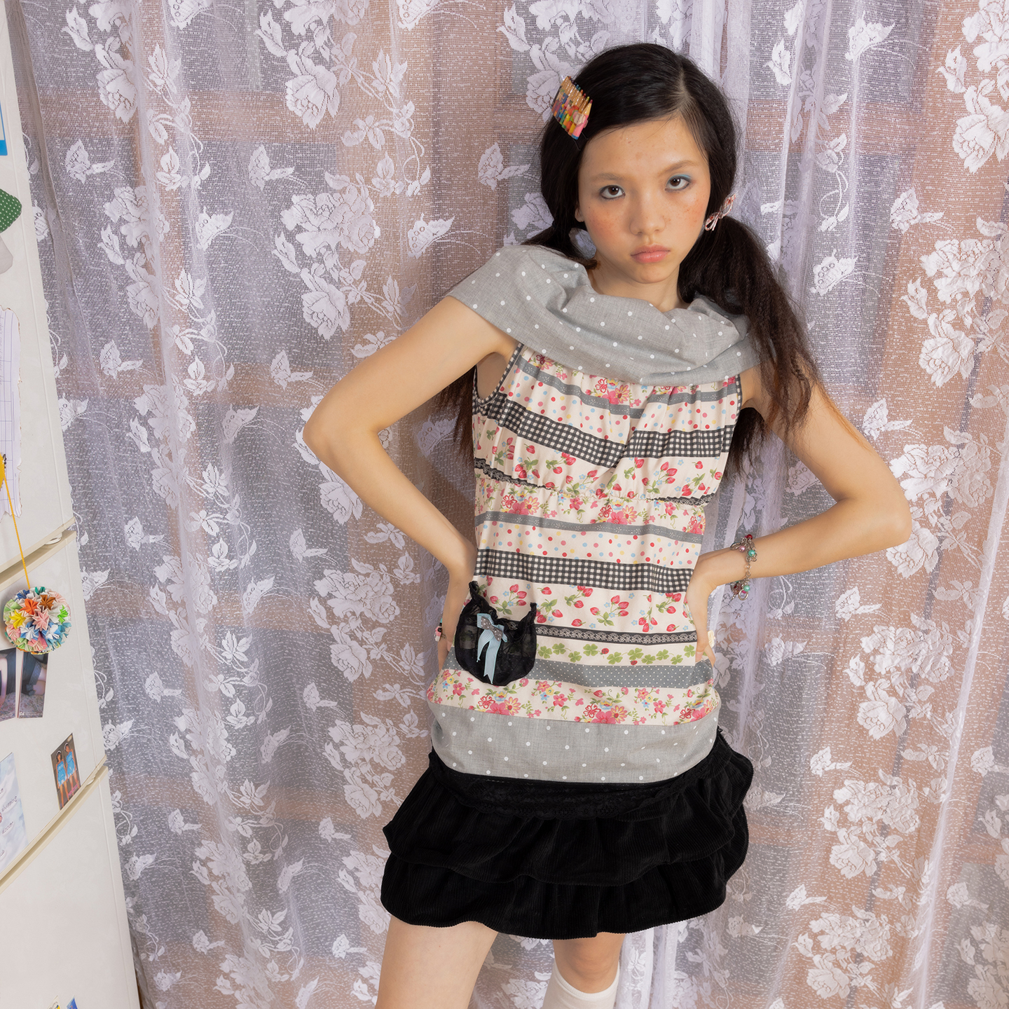 leele Retirement Paradise草莓蕾丝波点翻卷领无袖上衣/连衣裙