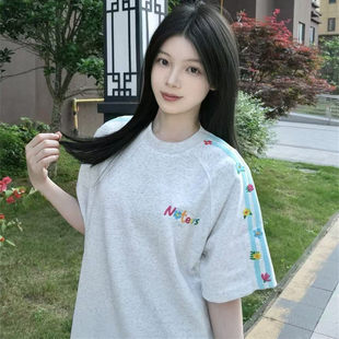 美式 情侣潮牌设计小众纯棉上衣 高街肩带刺绣短袖 t恤女夏2025新款