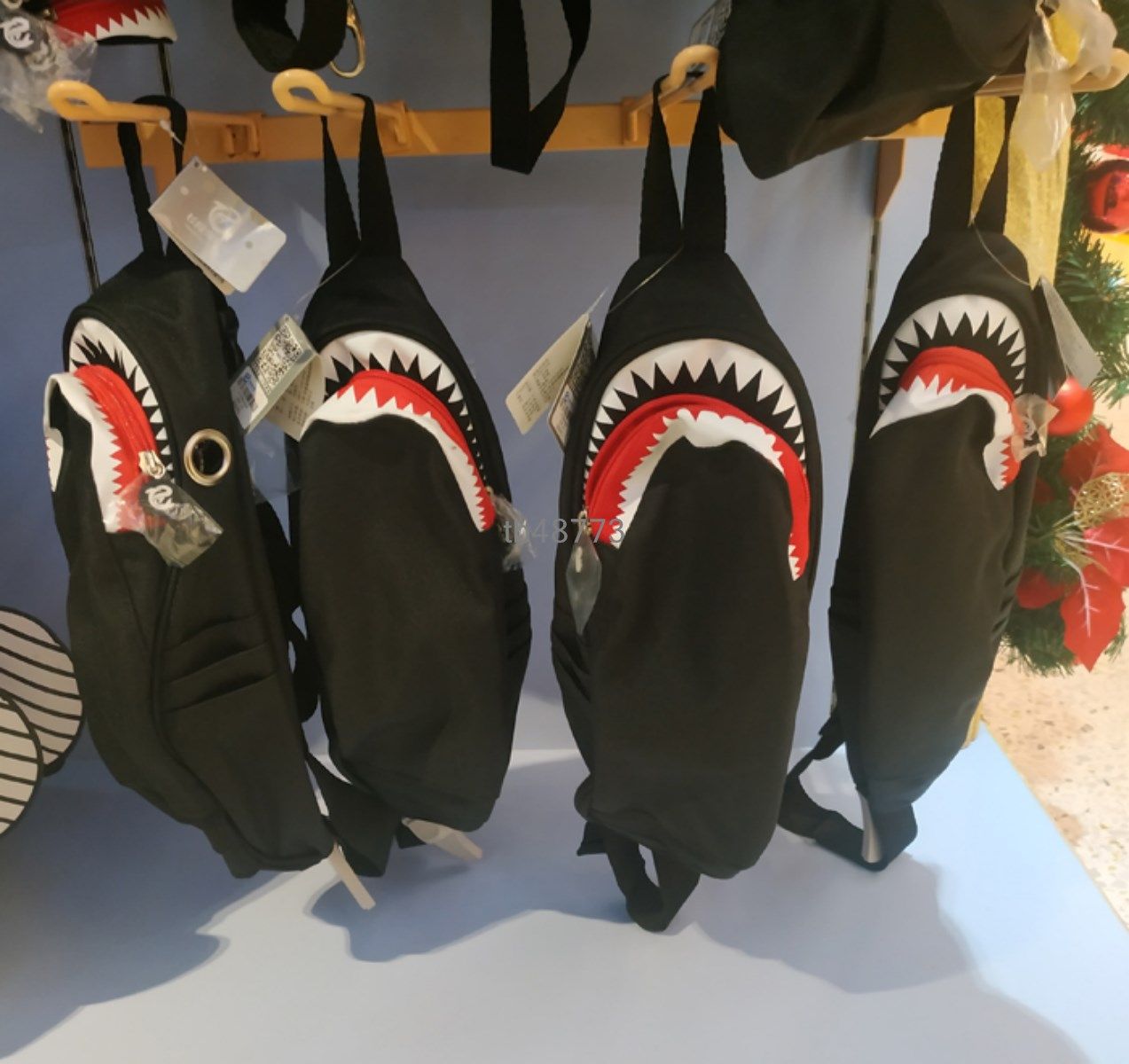 鲨鱼斜挎包38CM旅行包