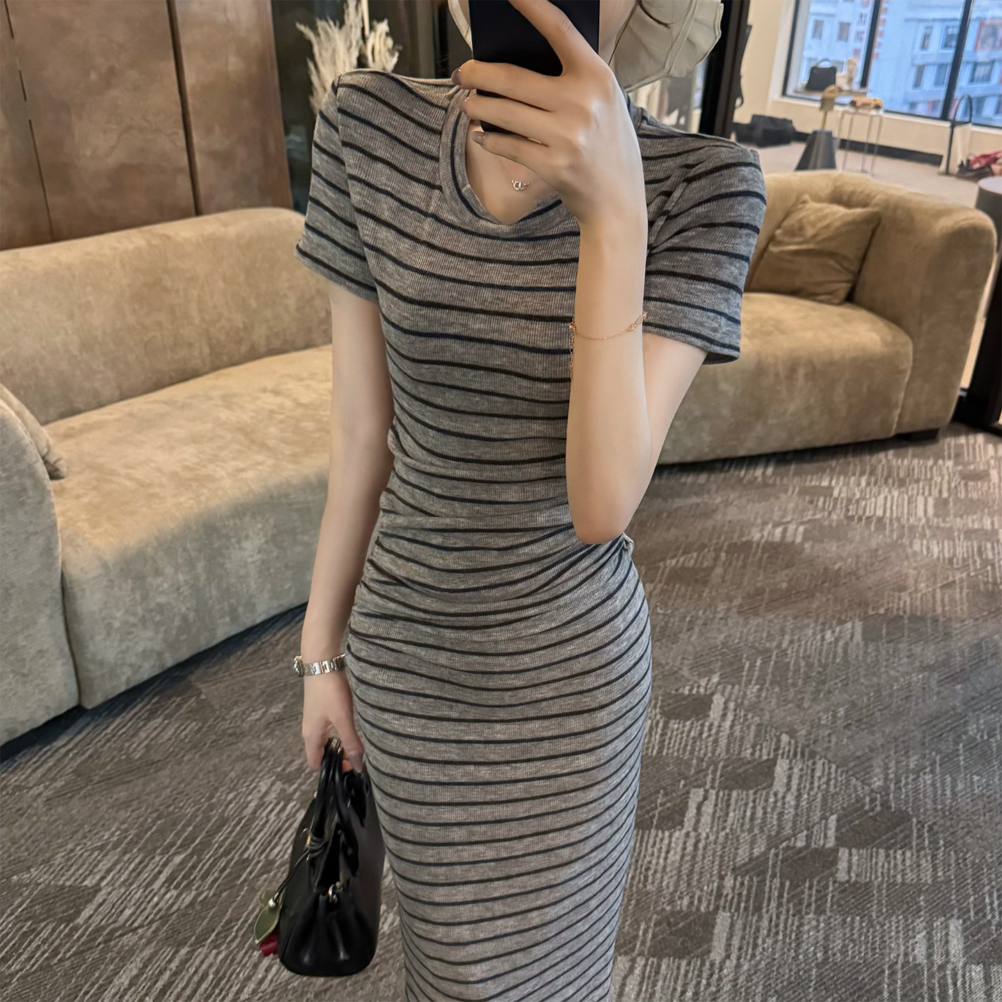 高级设计感定制条纹显瘦连衣裙夏季新款老钱风收腰修身包臀长裙子