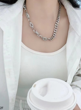 小众简约冷淡风链条项链女轻奢高级感锁骨链气质百搭颈链2025年