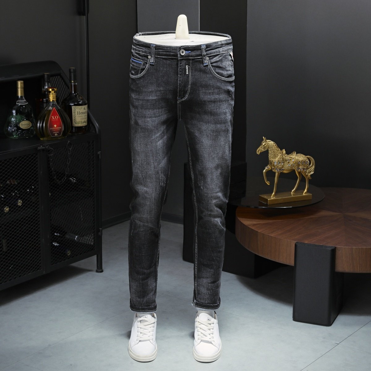 香港高端黑灰色牛仔裤男修身小脚裤弹力春秋季潮牌休闲裤子男简约