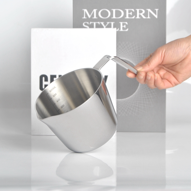 18/10三层钢一体可加热量杯小锅