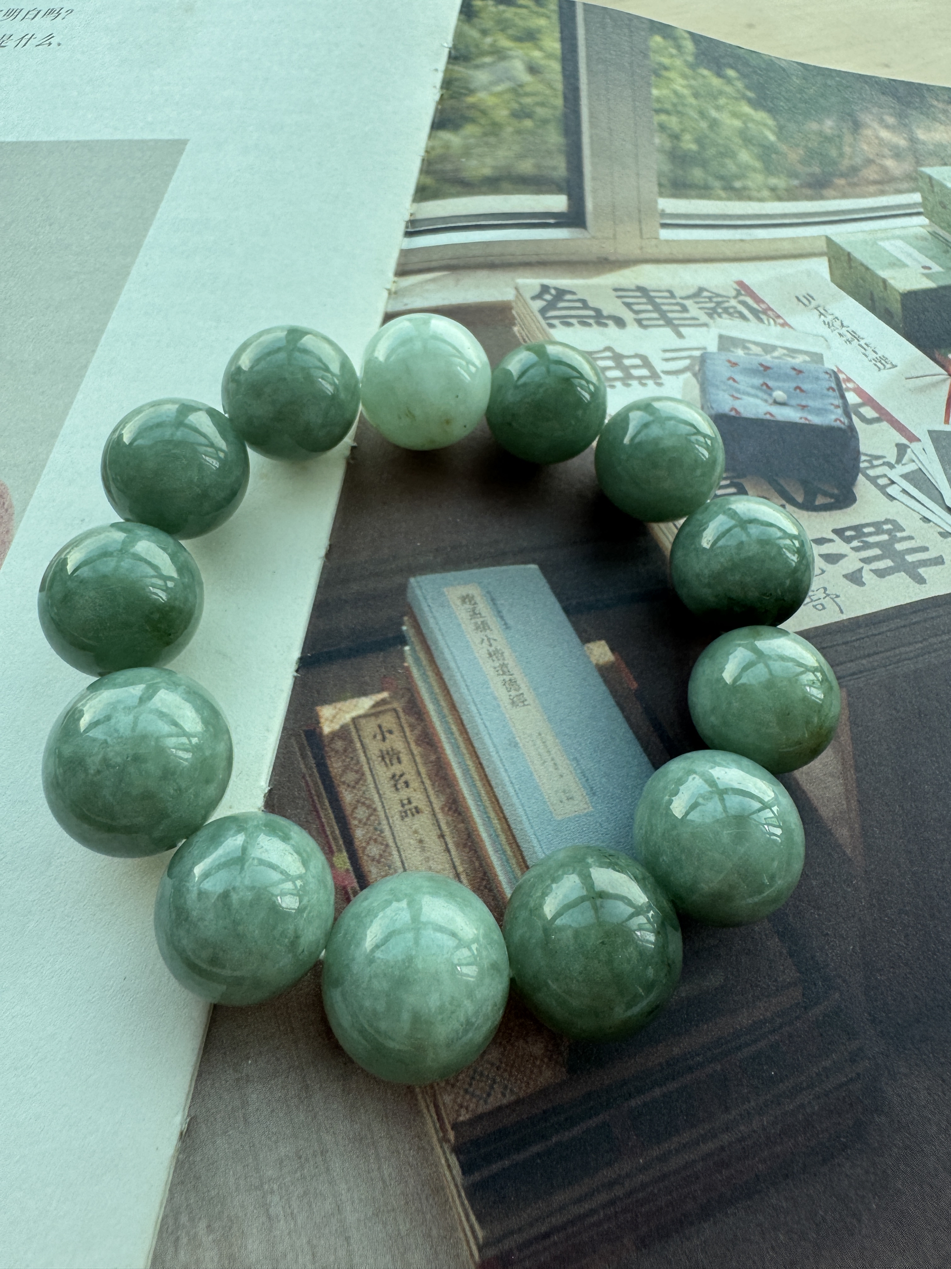 大野 天然翡翠豆绿色18mm圆珠手串