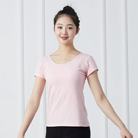 Розовая рубашка с короткими рукавами