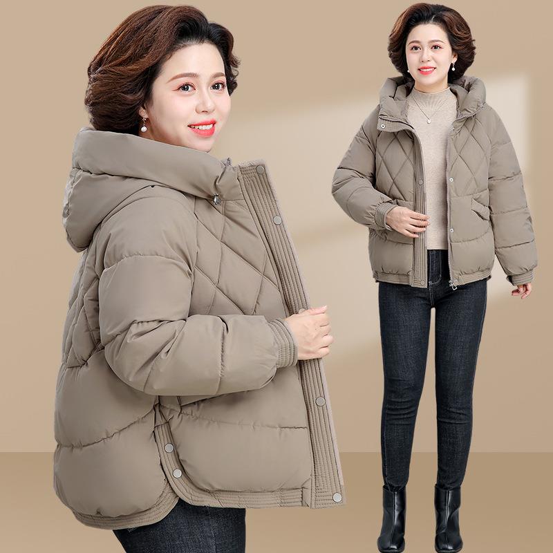 50岁妈妈冬装外套2025新款羽绒棉服短款中老年女秋冬棉袄大码遮肚