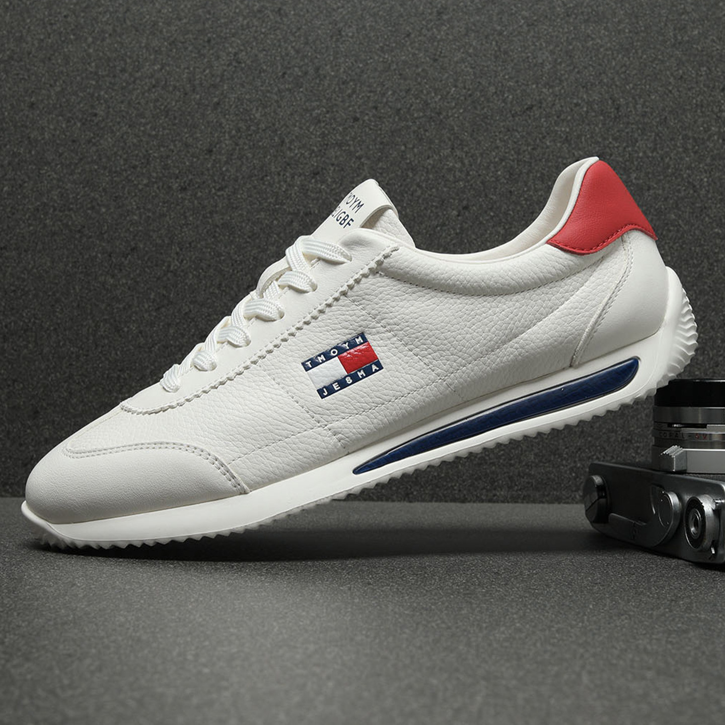 欧洲站男鞋春季2026新款运动皮鞋男真皮潮流休闲鞋软底阿甘鞋男款